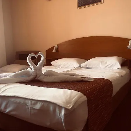 Family Deja Vu 2* Ravda