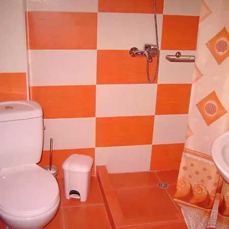 Family Deja Vu Hotel