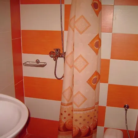 Family Deja Vu Hotel