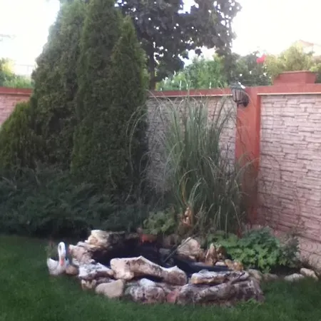 Hotel Family Deja Vu