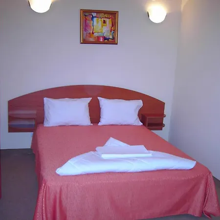 Family Deja Vu Hotel 2*